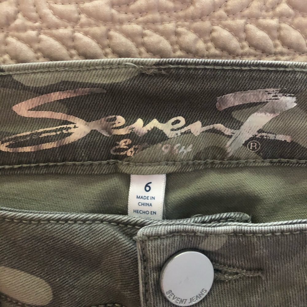 Size 6 Seven camouflage skinny jeans